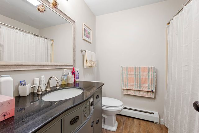 10 Town House Road, New Hampton, NH 03256