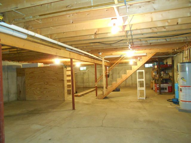 10 Town House Road, New Hampton, NH 03256
