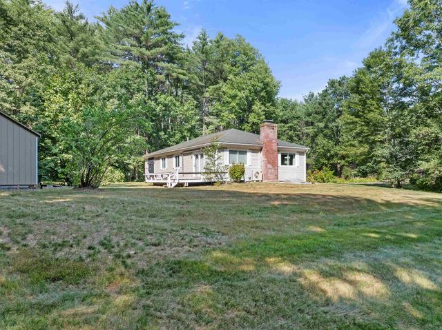 10 Town House Road, New Hampton, NH 03256