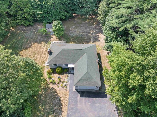10 Town House Road, New Hampton, NH 03256