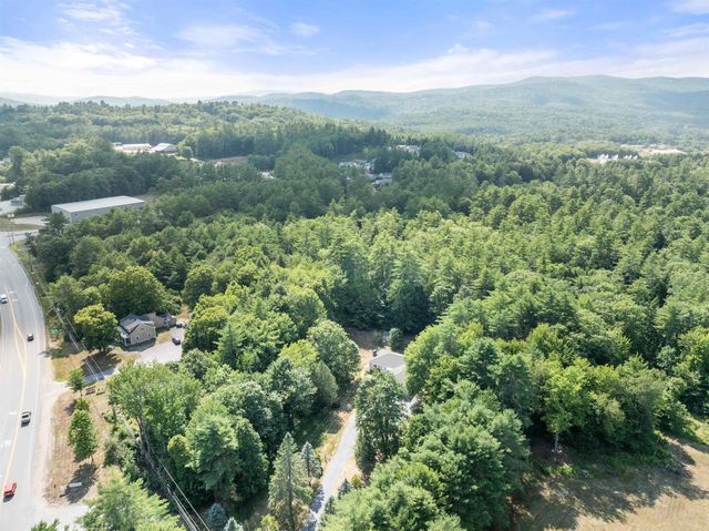 10 Town House Road, New Hampton, NH 03256