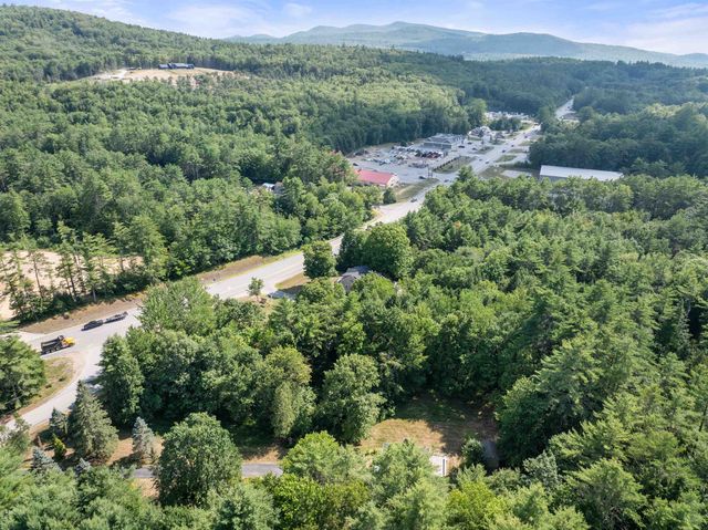 10 Town House Road, New Hampton, NH 03256
