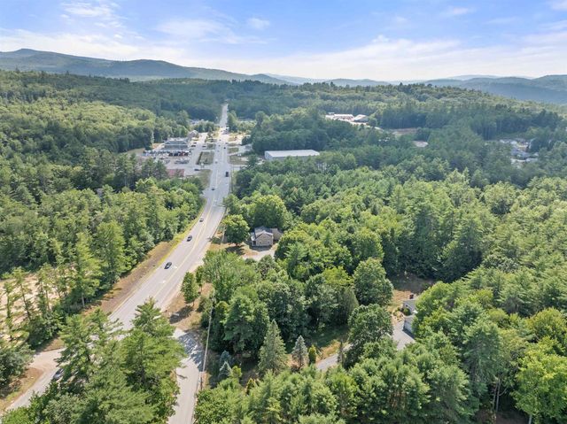 10 Town House Road, New Hampton, NH 03256