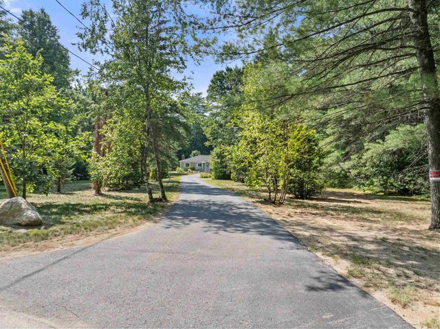 10 Town House Road, New Hampton, NH 03256