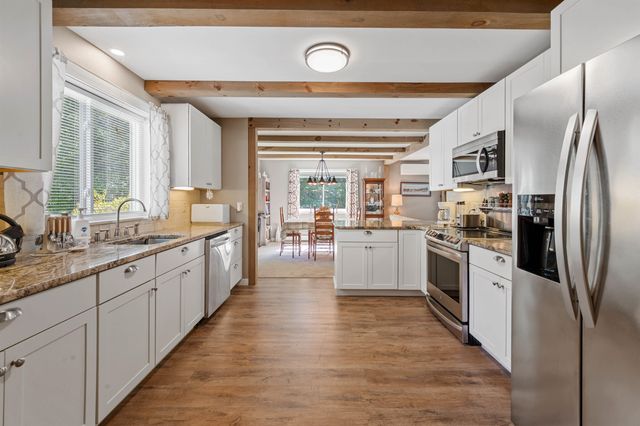 10 Town House Road, New Hampton, NH 03256
