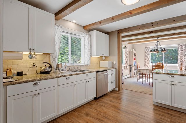 10 Town House Road, New Hampton, NH 03256