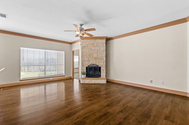 215 N 2nd Street, Princeton, TX 75407