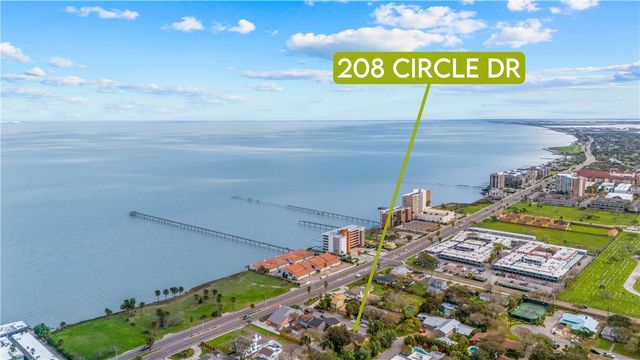 208 Circle Dr, Corpus Christi, TX 78411