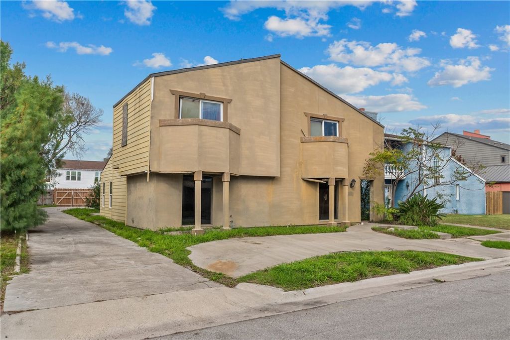 208 Circle Dr, Corpus Christi, TX 78411