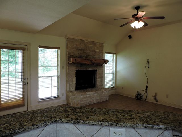 525 Peach Tree Road, Gun Barrel City, TX 75156