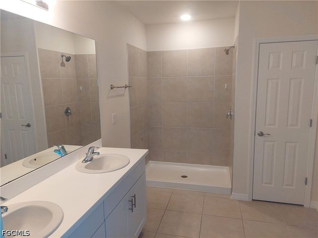 326 SW 24th PL, Cape Coral, FL 33991