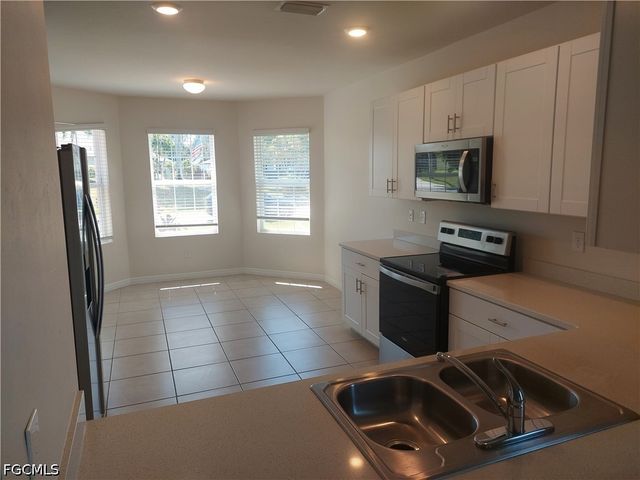326 SW 24th PL, Cape Coral, FL 33991