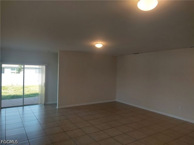326 SW 24th PL, Cape Coral, FL 33991