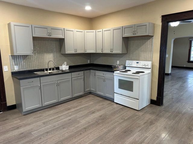 1634 S 10th STREET, Manitowoc, WI 54220