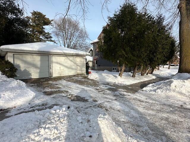 1634 S 10th STREET, Manitowoc, WI 54220