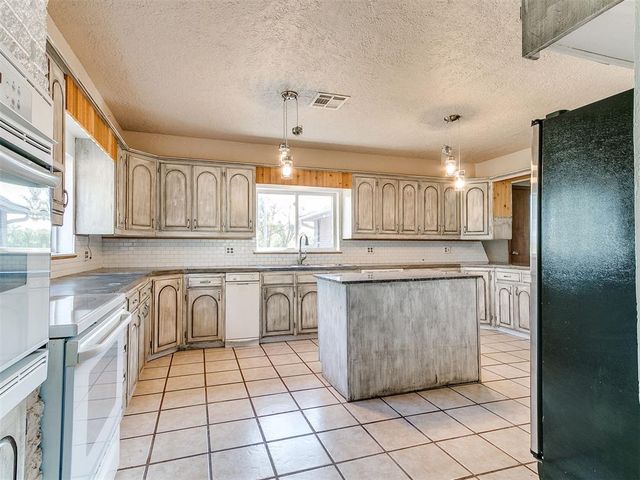 5004 NW Frisco Road, Piedmont, OK 73078