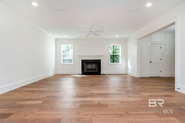 312 Beall Lane, Daphne, AL 36526