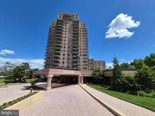 1100-UNIT LOVERING AVE #806, Wilmington, DE 19806