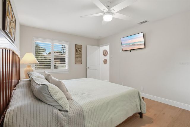 7035 14TH STREET S, St Petersburg, FL 33705