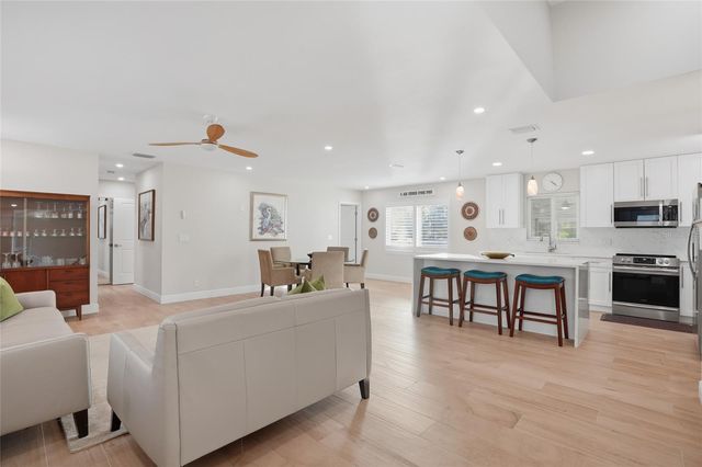 7035 14TH STREET S, St Petersburg, FL 33705