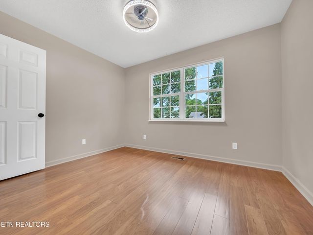 210 N Clark St, Sweetwater, TN 37874