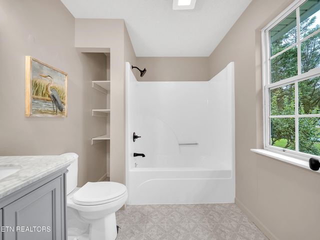 210 N Clark St, Sweetwater, TN 37874