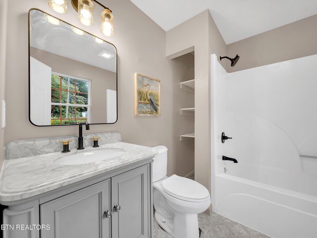 210 N Clark St, Sweetwater, TN 37874