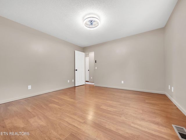 210 N Clark St, Sweetwater, TN 37874