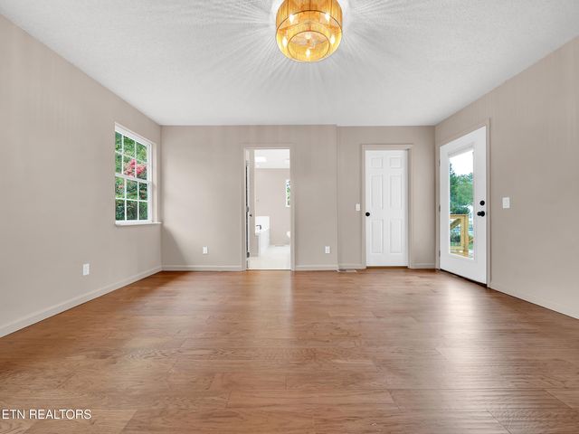 210 N Clark St, Sweetwater, TN 37874