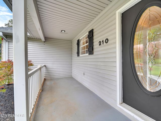 210 N Clark St, Sweetwater, TN 37874
