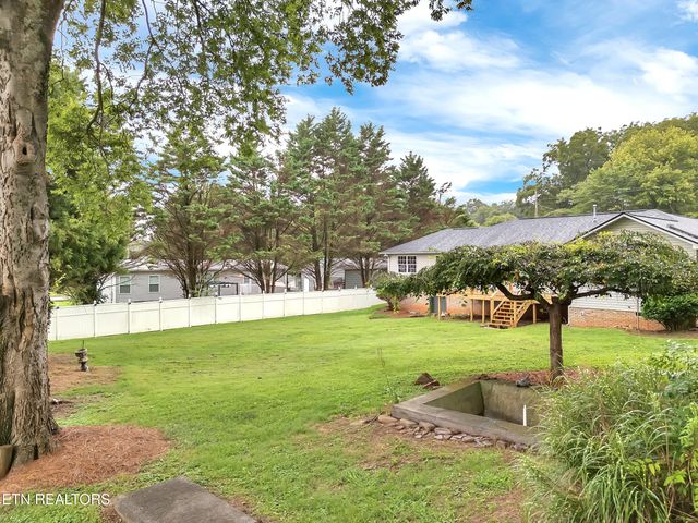 210 N Clark St, Sweetwater, TN 37874