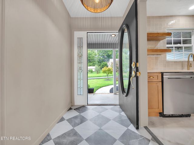 210 N Clark St, Sweetwater, TN 37874