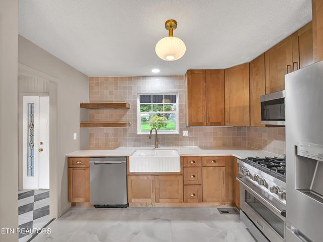 210 N Clark St, Sweetwater, TN 37874