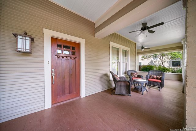 929 Cambridge Oval, San Antonio, TX 78209