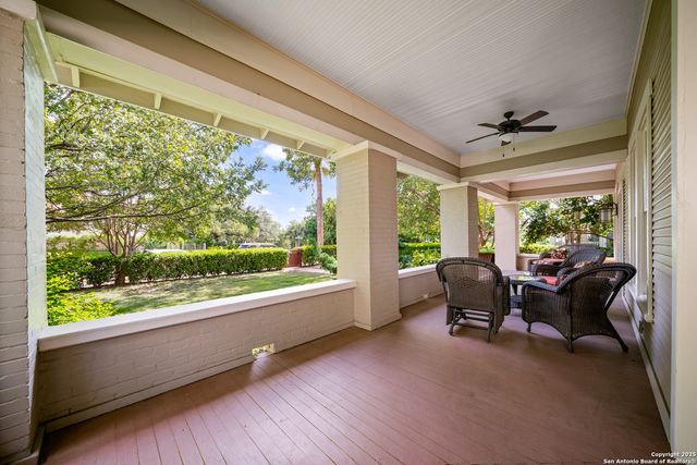 929 Cambridge Oval, San Antonio, TX 78209