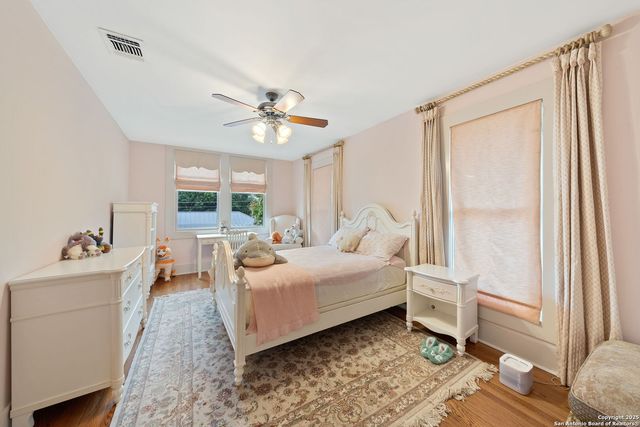 929 Cambridge Oval, San Antonio, TX 78209