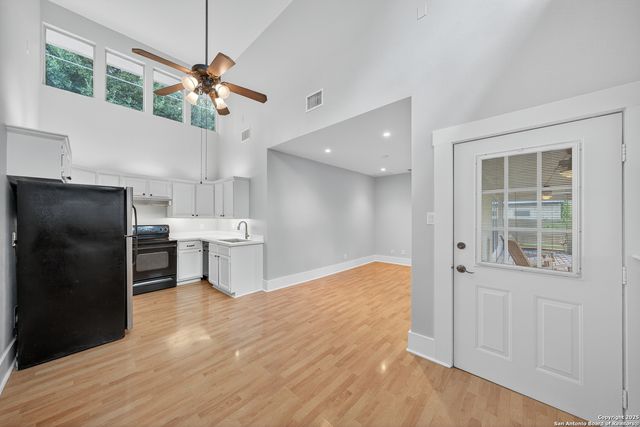 929 Cambridge Oval, San Antonio, TX 78209