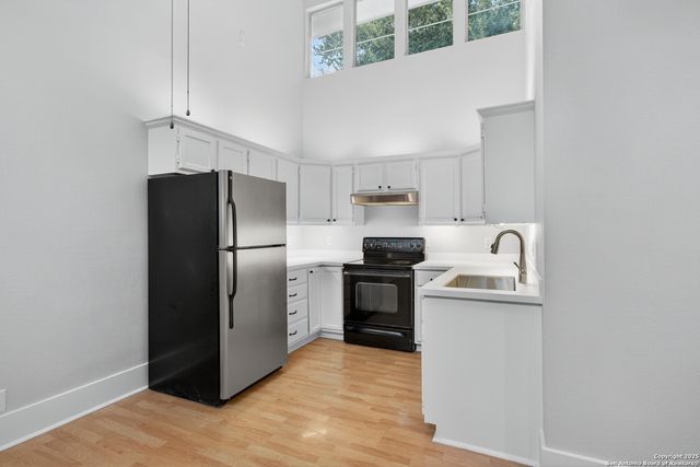 929 Cambridge Oval, San Antonio, TX 78209