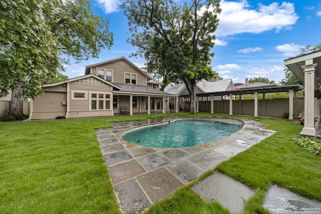 929 Cambridge Oval, San Antonio, TX 78209