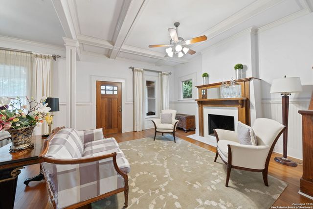 929 Cambridge Oval, San Antonio, TX 78209