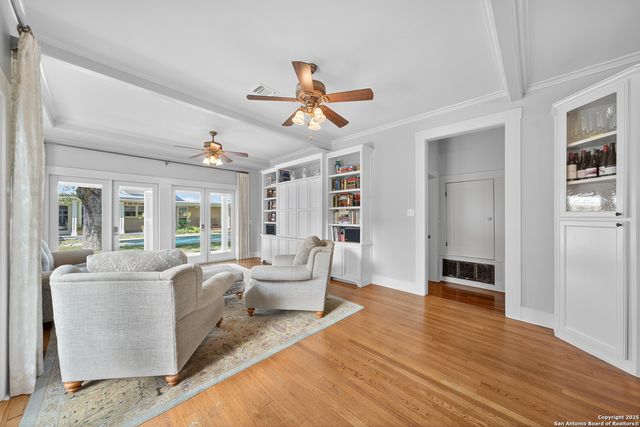 929 Cambridge Oval, San Antonio, TX 78209