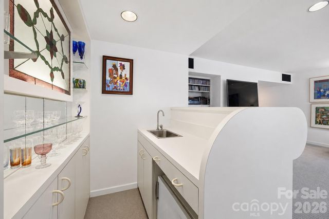 515 N Poplar Street, Charlotte, NC 28202