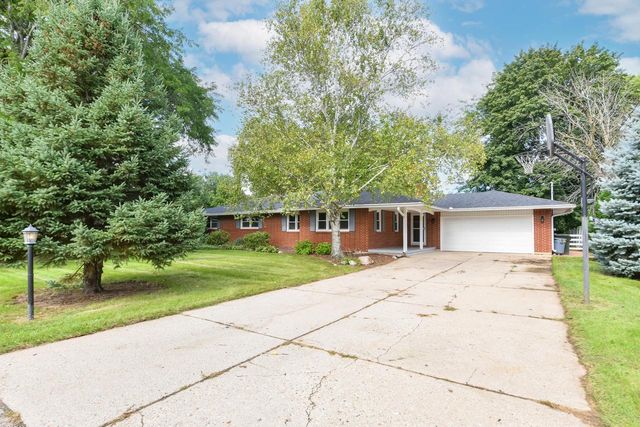 W7478 Pleasant STREET, Delavan, WI 53115