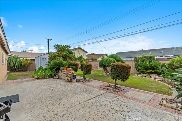 16052 Waltz Circle, Huntington Beach, CA 92649