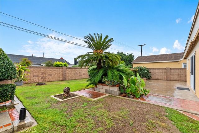 16052 Waltz Circle, Huntington Beach, CA 92649