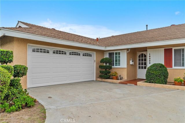 16052 Waltz Circle, Huntington Beach, CA 92649