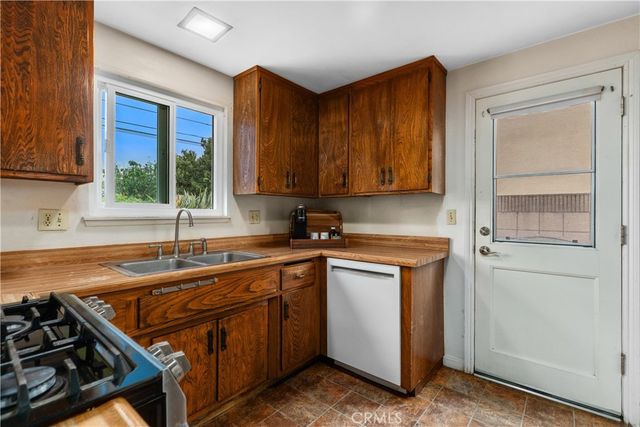 16052 Waltz Circle, Huntington Beach, CA 92649