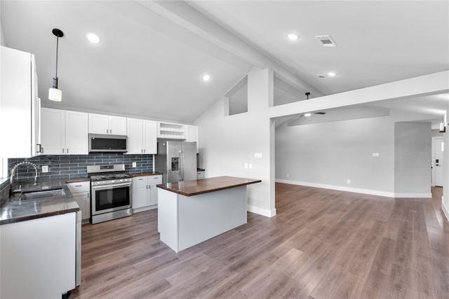 416 Cross Cut Drive, Arlington, TX 76018