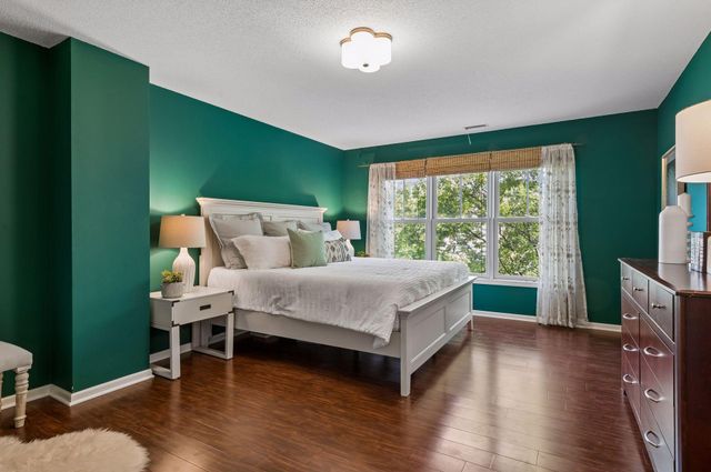 2433 Columbus Court, Minneapolis, MN 55404