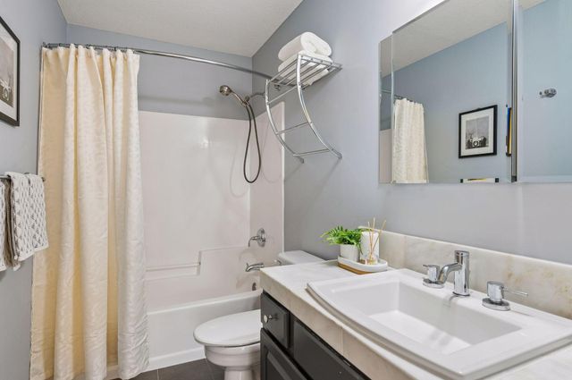 2433 Columbus Court, Minneapolis, MN 55404
